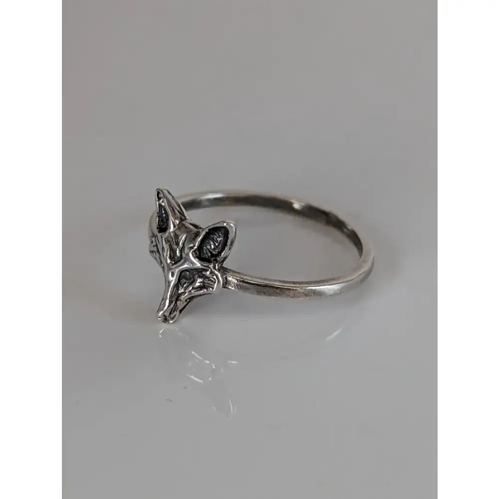 Silver fox ring with intricate detailing and polished 925 silver finish perfect as handmade gift for animal lovers