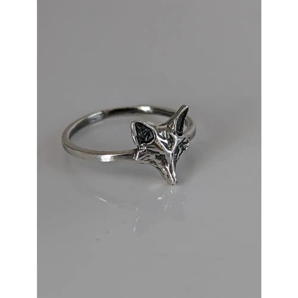 Silver fox ring with intricate handmade detailing and polished 925 silver finish perfect nature-inspired gift for animal lovers