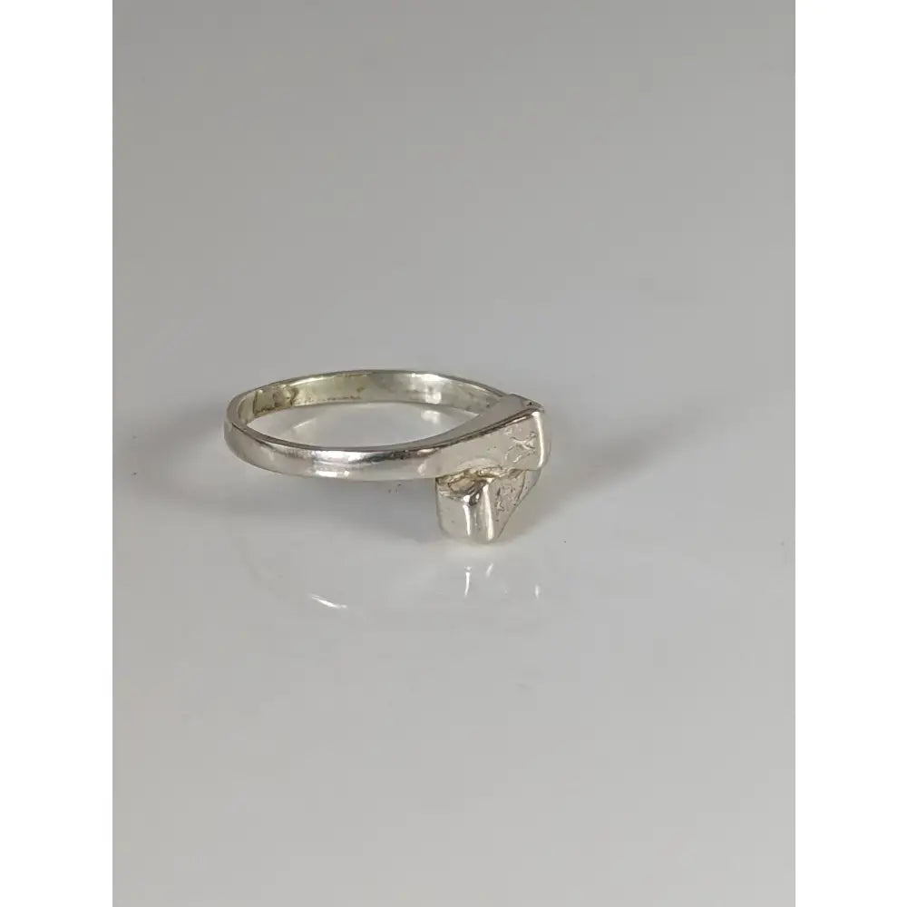 Silver 925 silver hoof nail ring with textured angular design and engraved emblem perfect equestrian gift for him and her