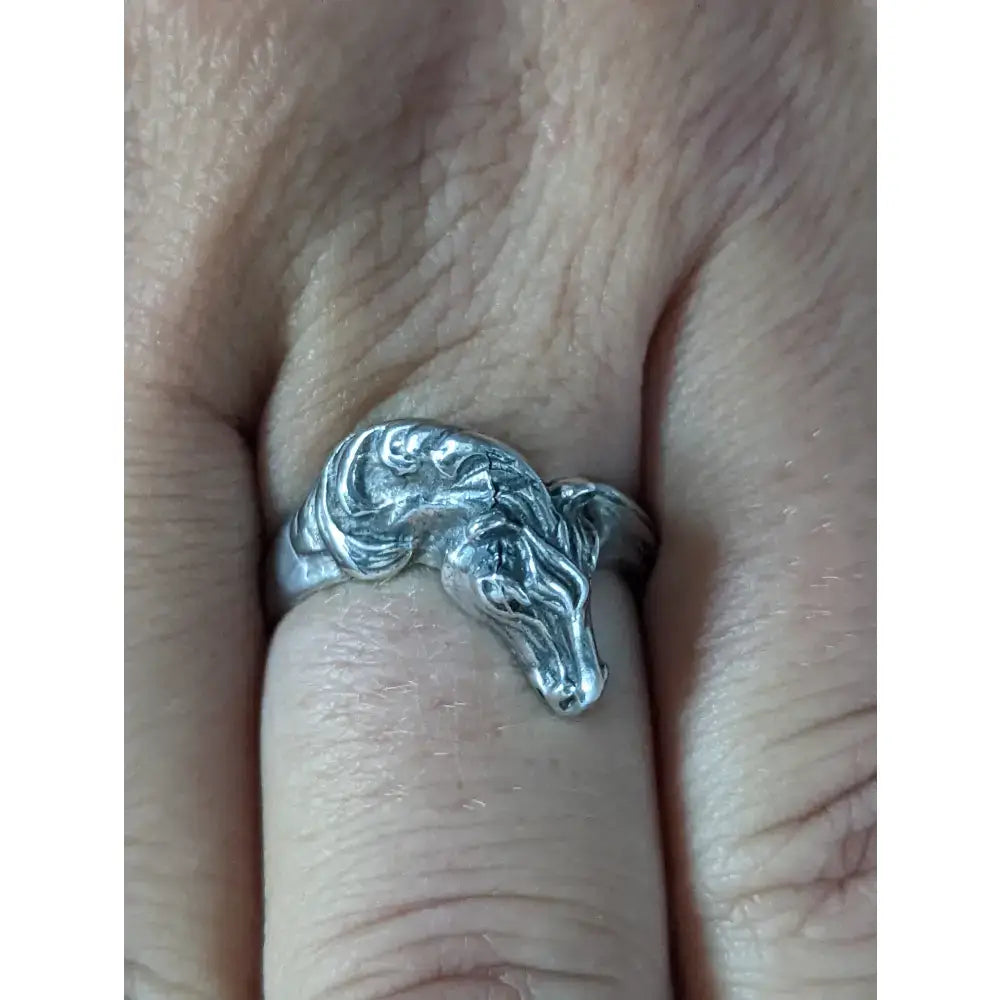 Silver steed horse head ring featuring bold equestrian statement in 925 silver with intricate sculptural details