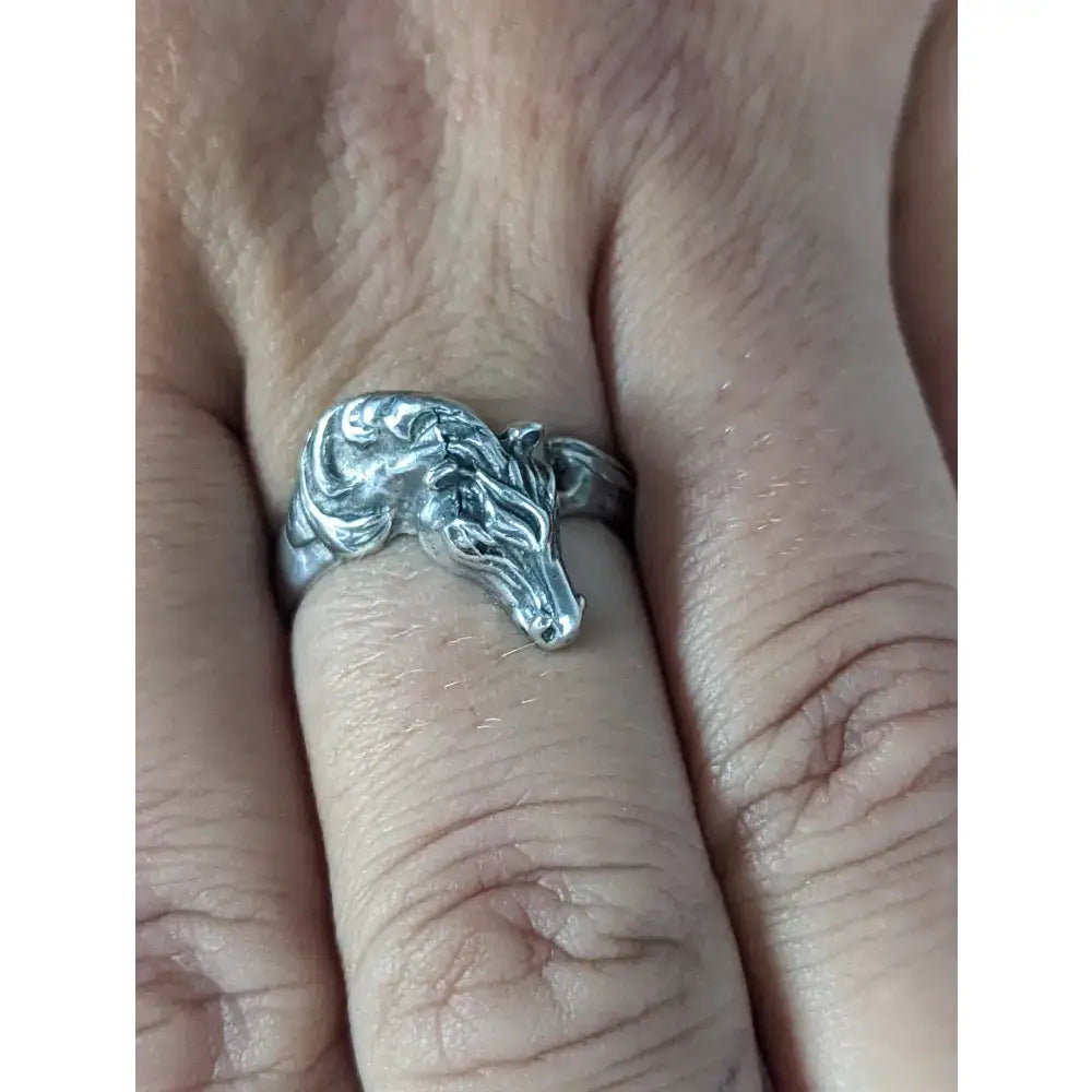Silver steed horse head ring with intricate detailing for a bold equestrian statement in 925 silver