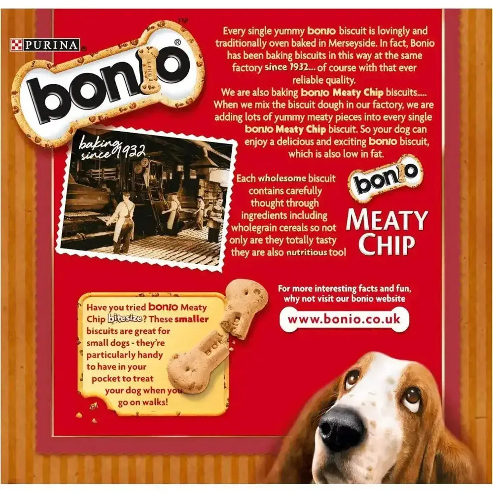 Bonio dog biscuit meaty chip 375g shows bone-shaped light brown delicious meaty biscuits with textured surface