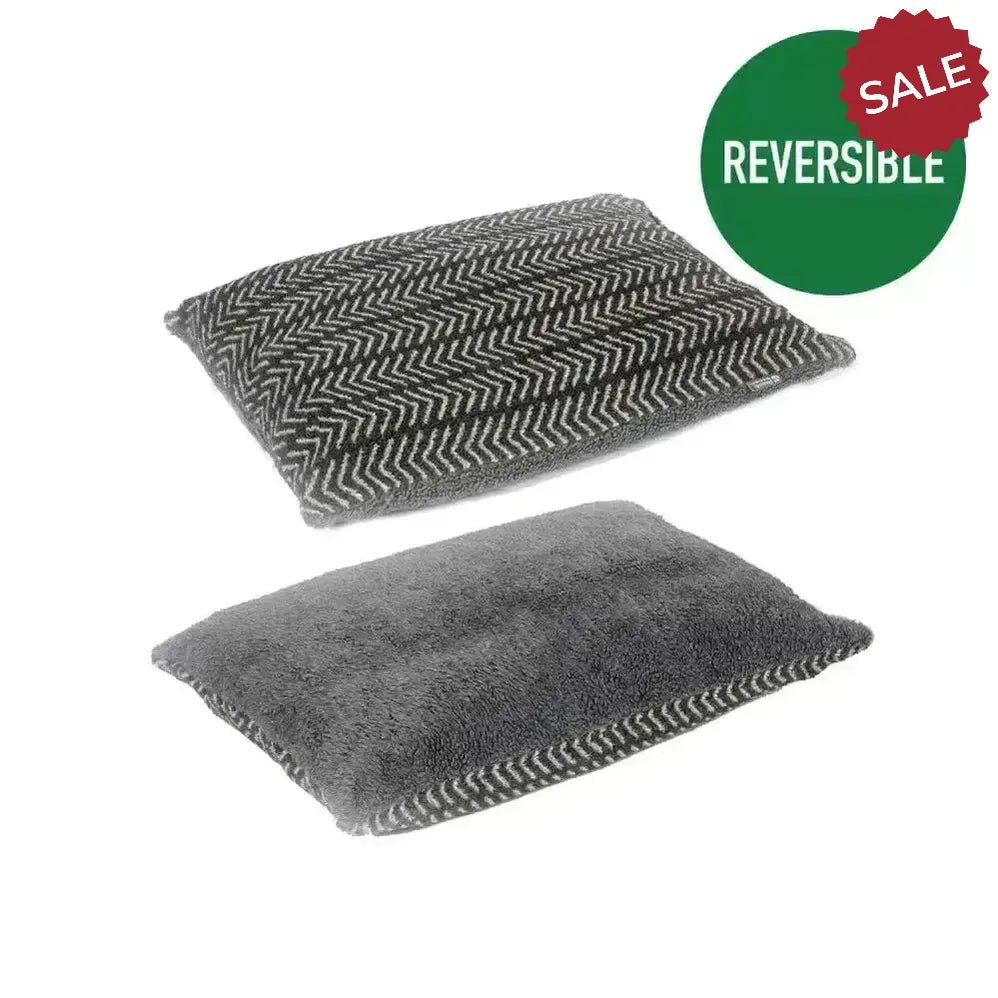 Danish Design Fleece Deep Duvet Charcoal Arrows Medium Charcoal Arrows Dog Beds