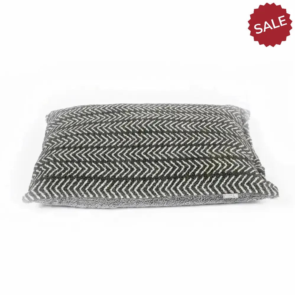 Danish Design Fleece Duvet Cover Charcoal Arrows Medium Charcoal Arrows Dog Beds