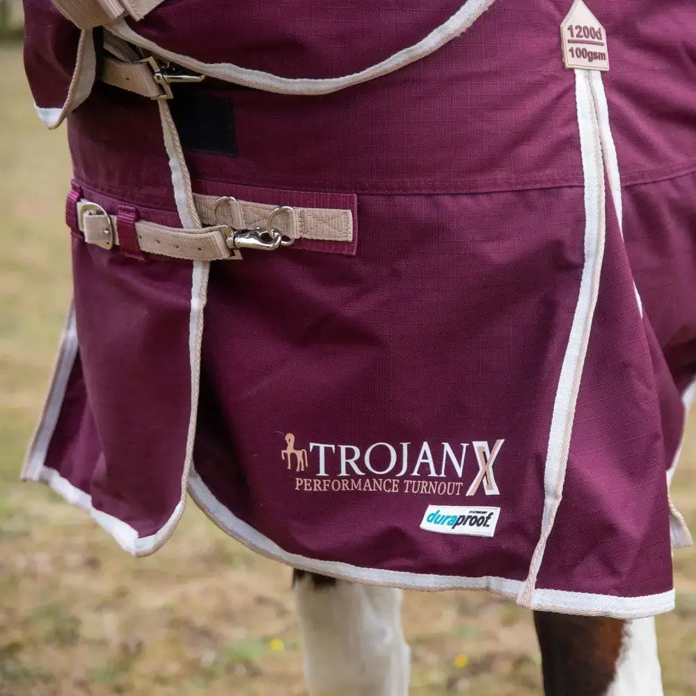 Maroon gallop trojan xtra 100g lightweight turnout rug combo with white trim and beige buckles for performance use