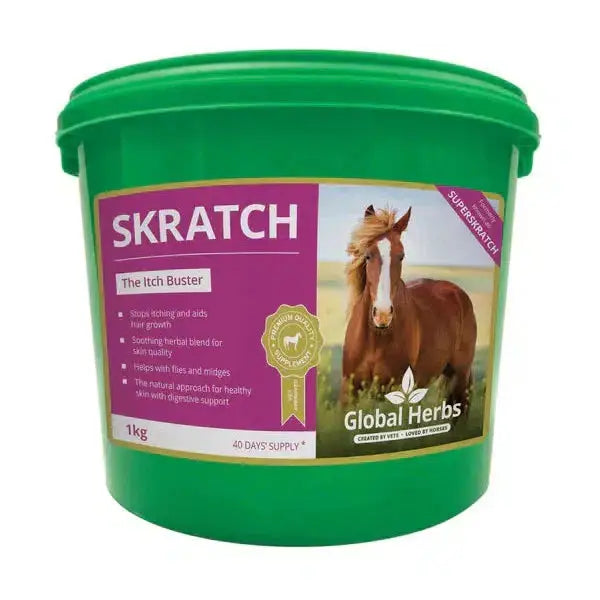 Green plastic tub of global herbs skratch 1kg skin-soothing herbal blend to soothe itching and support horse skin health
