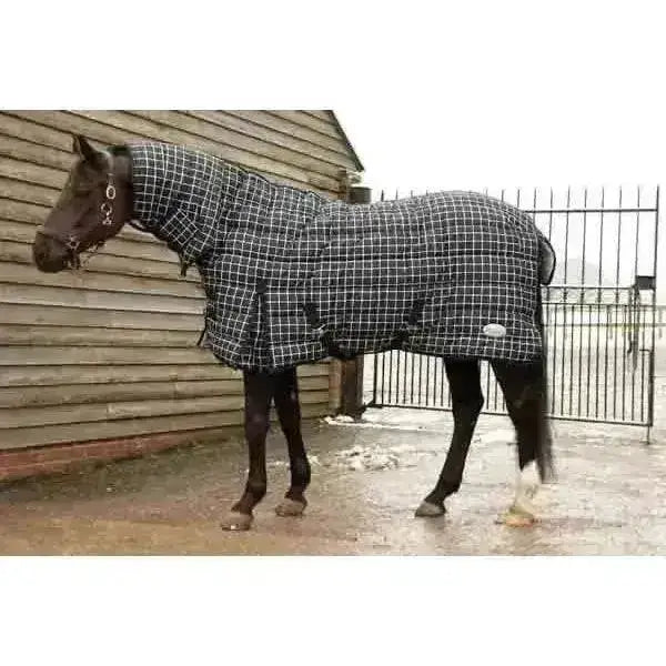 Black and white checkered heavy weight stable rug 350gm rhinegold mega with quilted design and full neck