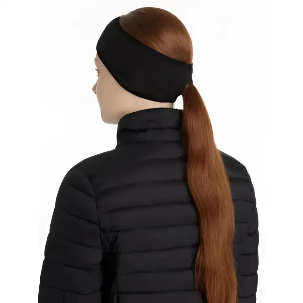 Person wearing lemieux fleece earwarmer black made of soft fleece with elastic band and reddish brown ponytail