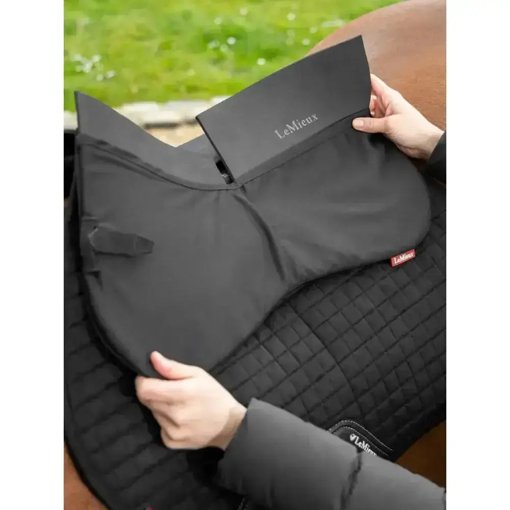 Black quilted lemieux prosorb plain pocket half pad with lemieux branding expertly designed prosorb for comfort
