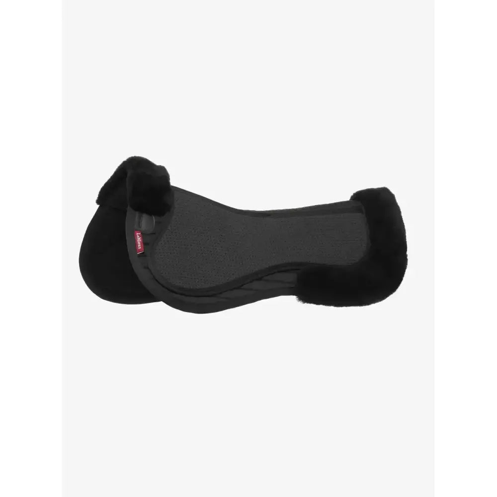 Black lemieux streamline half pad with sheepskin lining and padded edges for improved saddle fit in half pad black