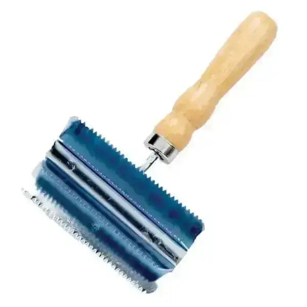 Blue metal lincoln small metal curry comb with light wooden handle for removing winter coat from pets