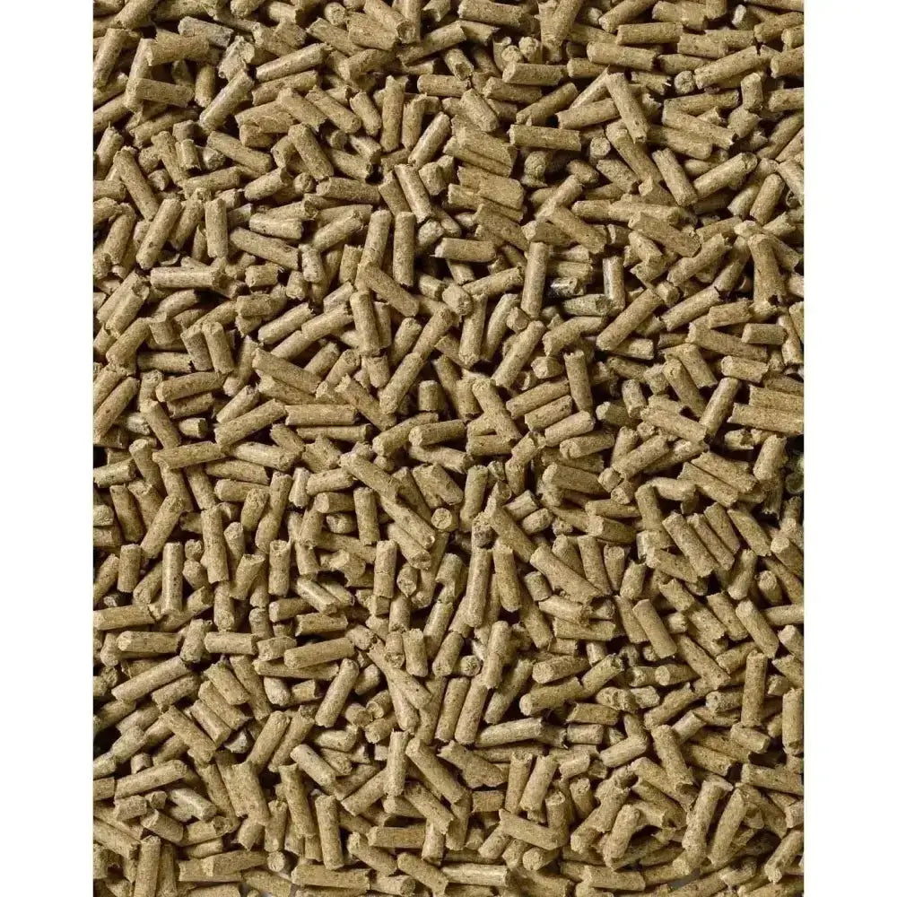 Brown cylindrical pellets of saracen re-leve cubes low starch horse feed for easy digestion and nutrition