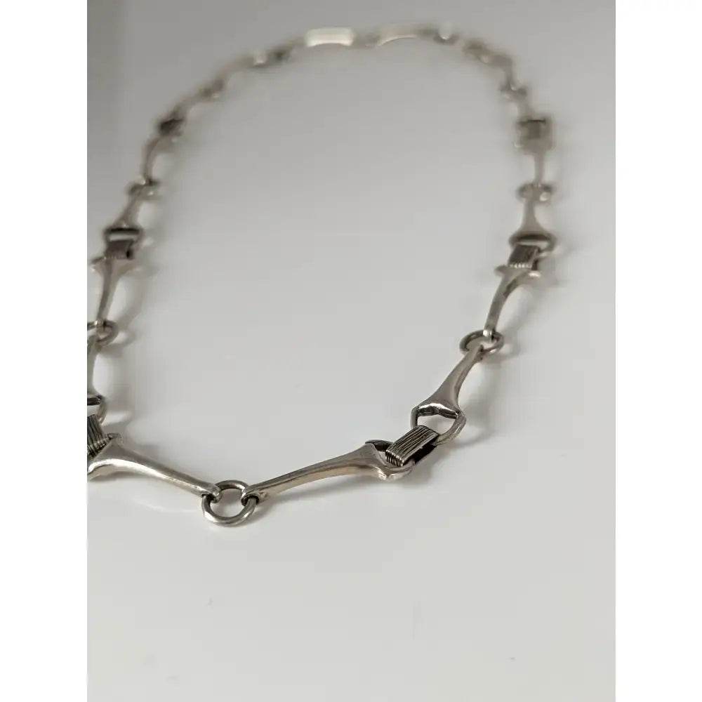 Silver steed snaffle necklace with sleek interlocking links and quality silver metallic finish