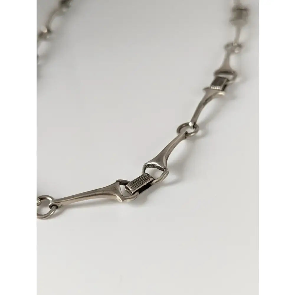 Silver steed snaffle necklace chain with quality silver horsebit links and polished metallic finish
