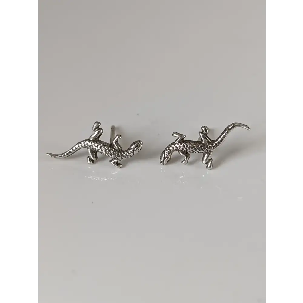 Silver Steed Detailed Lizard Stud Earrings Earrings