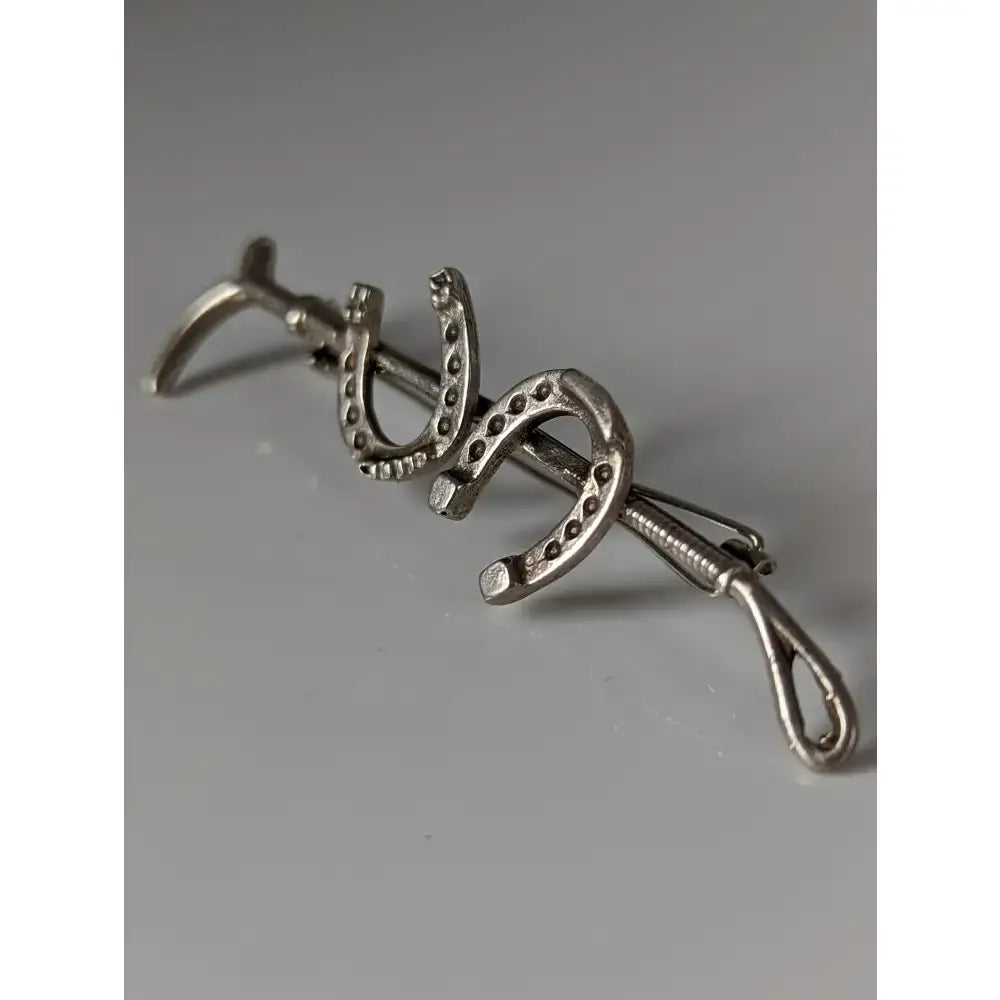 Silver steed double shoe silver brooch metal pin with three interlocking dotted horseshoes perfect stock tie pin