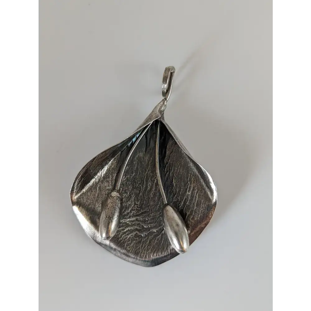 Silver Steed Extravagant Leaf & Stems Silver Pendant Oval Pendant