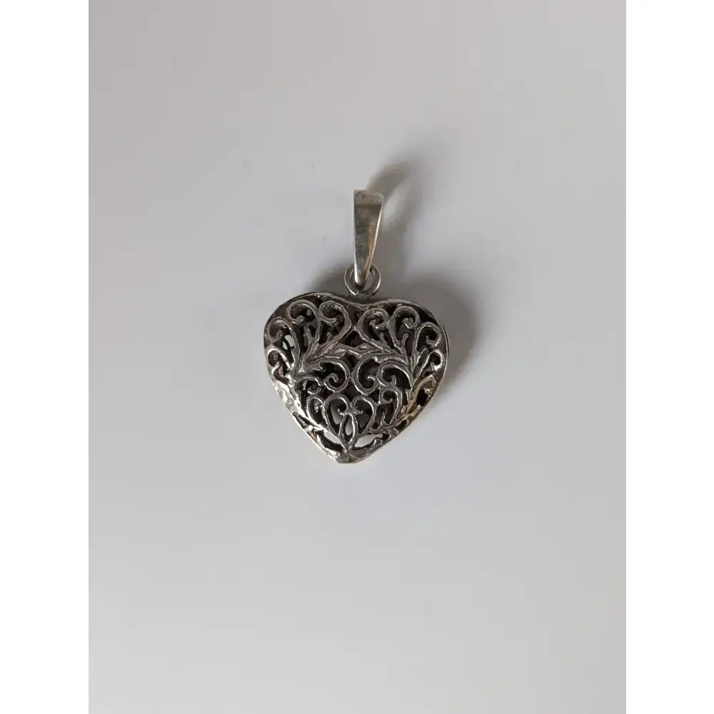 Silver steed filigree heart silver pendant with handmade intricate silver filigree design and elegant heart shape