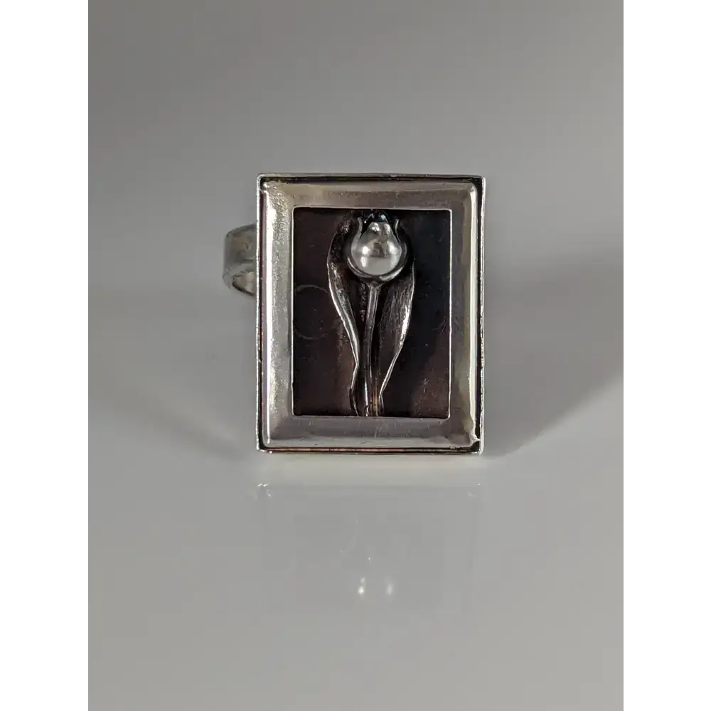 Silver Steed Large Unique Rose in a Frame Silver Ring Rings