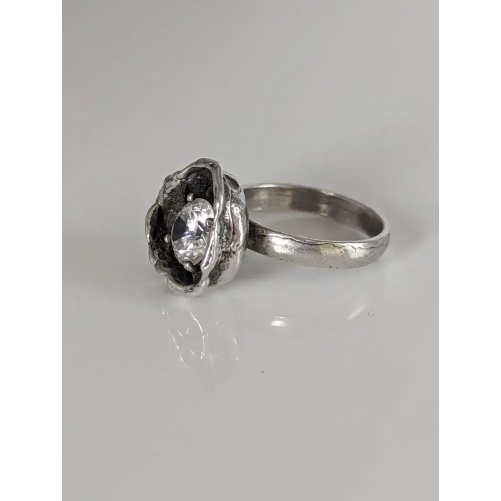 Silver Steed Large Zirconia in a Flower Silver Ring L Rings