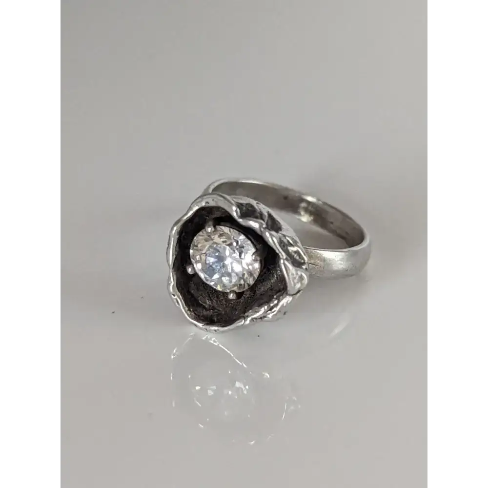 Silver Steed Large Zirconia in a Flower Silver Ring L Rings