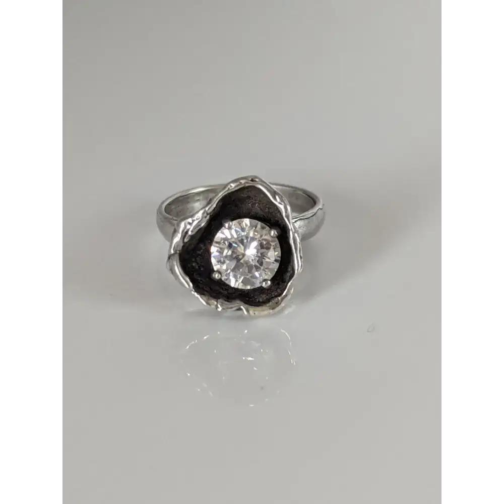 Silver Steed Large Zirconia in a Flower Silver Ring L Rings