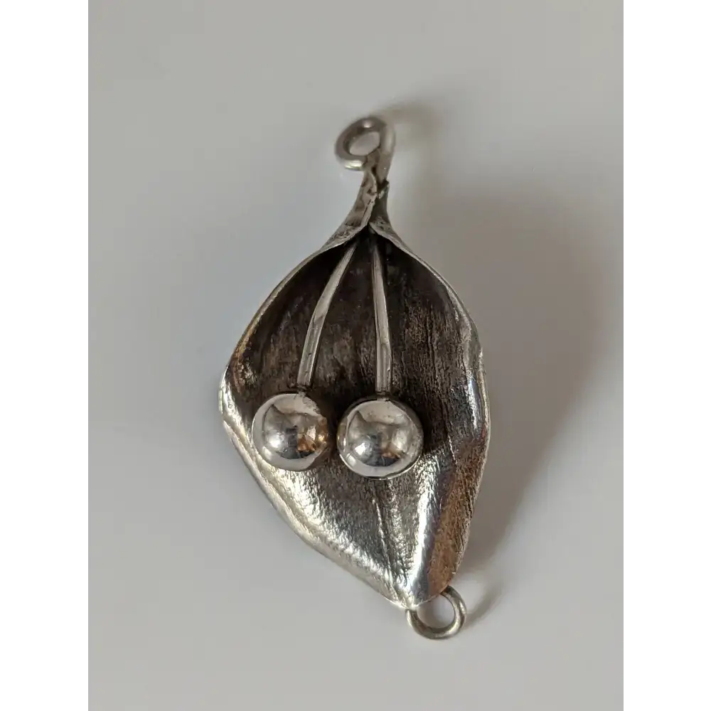 Silver Steed Leaf & Stem Silver Pendant Pendant