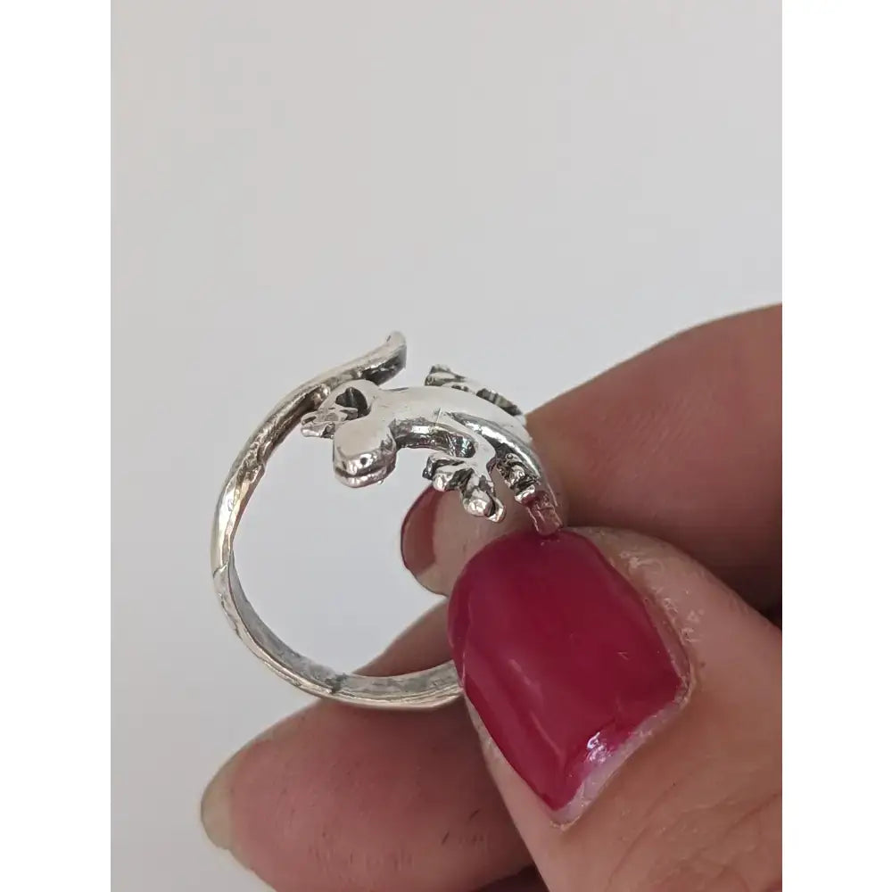 Silver steed lizard ring handcrafted silver gecko shaped with textured details and polished finish
