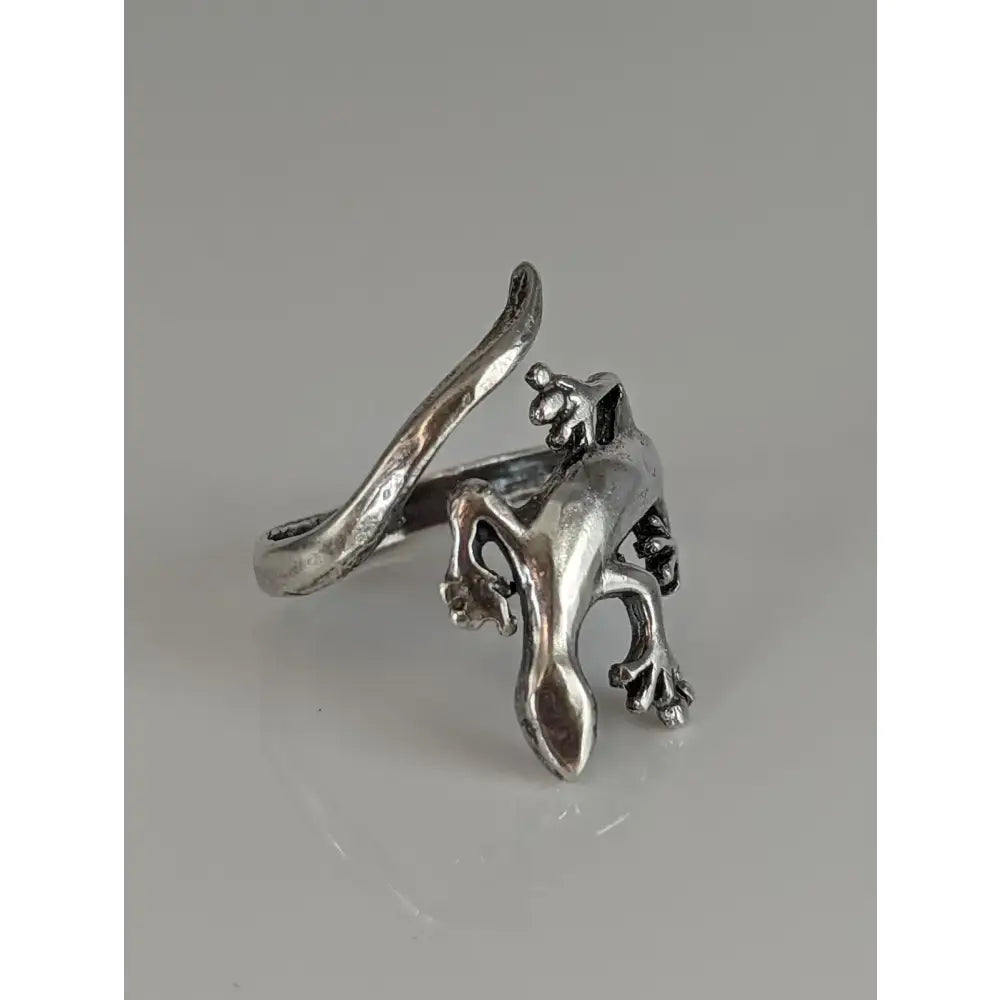 Silver steed lizard adjustable ring with detailed 3d gecko design and textured scales handcrafted silver jewelry