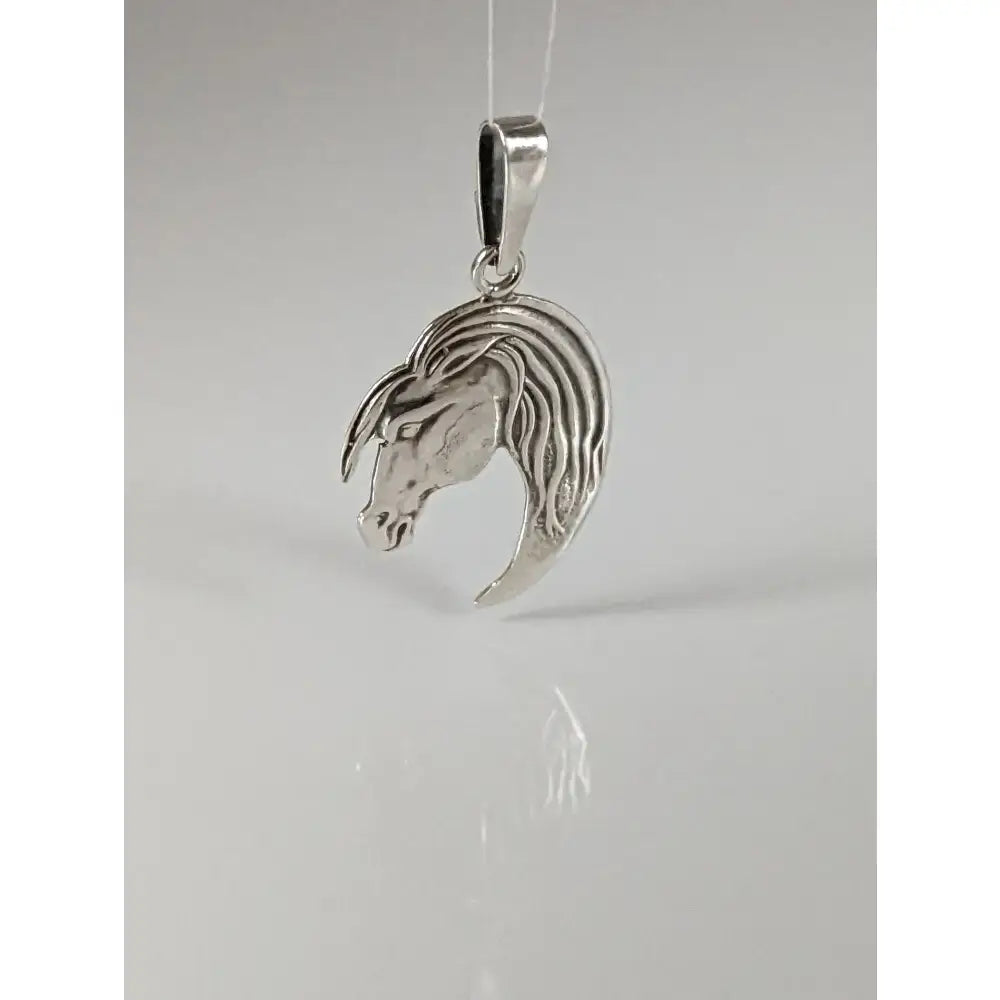 Silver steed long horse head silver pendant with detailed long mane and polished silver finish