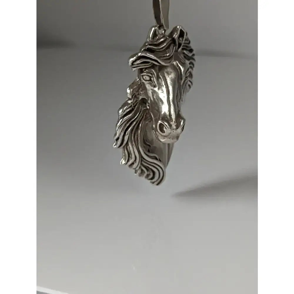 Silver steed signature horse head pendant in silver with detailed mane and facial features for a stylish look