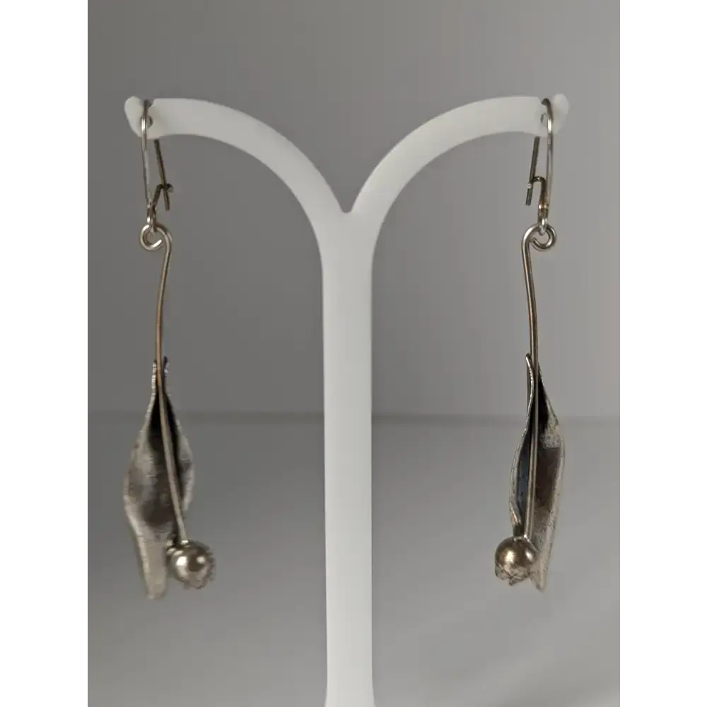 Silver Steed Tulip Dangling Earrings Earrings