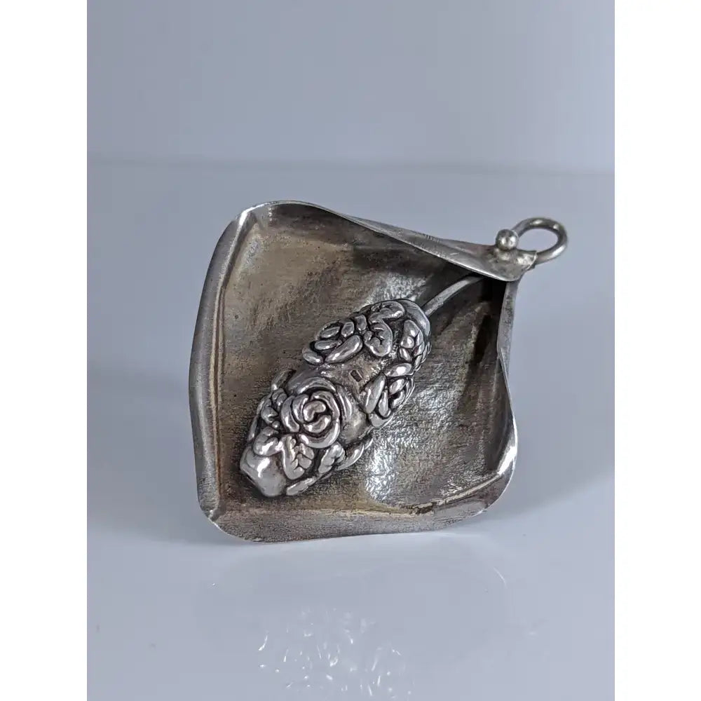 Silver steed unique silver pendant shaped like a leaf with detailed rose and polished finish for extravagant leaf rings