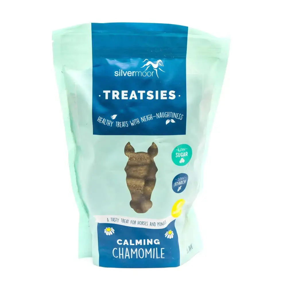 Silvermoor treatsies calming chamomile horse treats in a light blue resealable pouch with a brown horse treat illustration