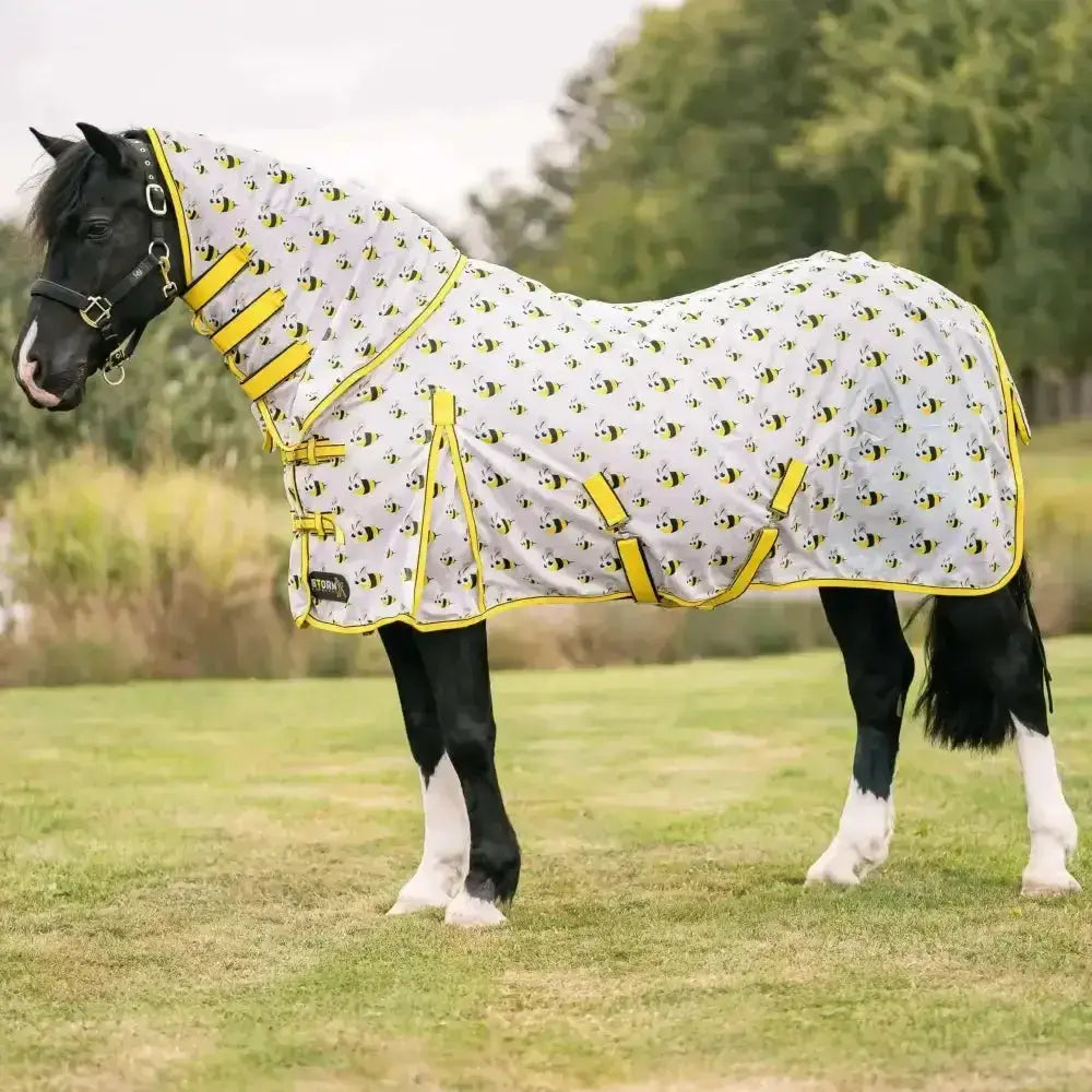 White horse blanket with yellow bee pattern and adjustable straps from stormx original bee combo fly rug