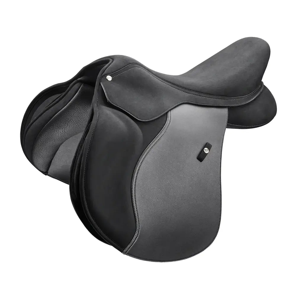 Black leather wintec 2000 high wither english saddle with sleek stitching and balanced seat for achieving clearance
