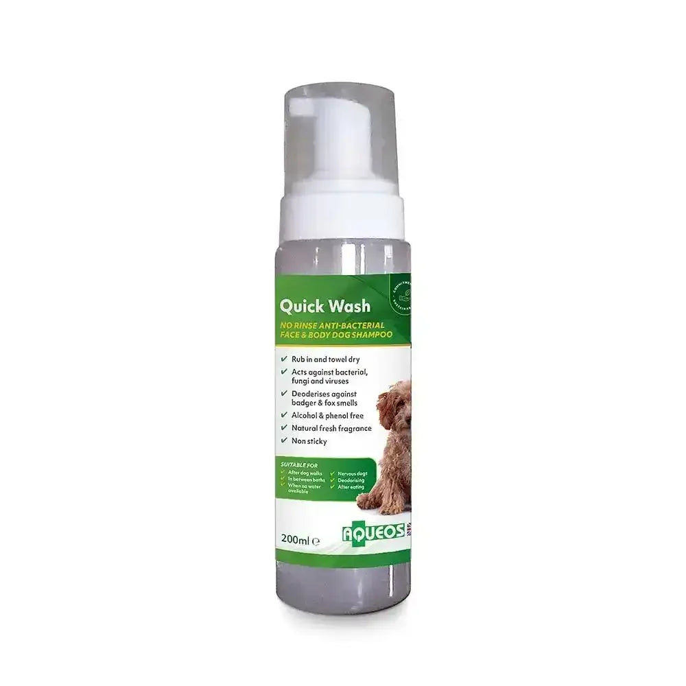 A transparent 200ml aqueos quick wash dog shampoo anti-bacterial anti-viral anti-fungal with white pump dispenser