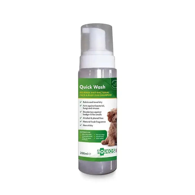 A transparent 200ml aqueos quick wash dog shampoo anti-bacterial anti-viral anti-fungal with white pump dispenser