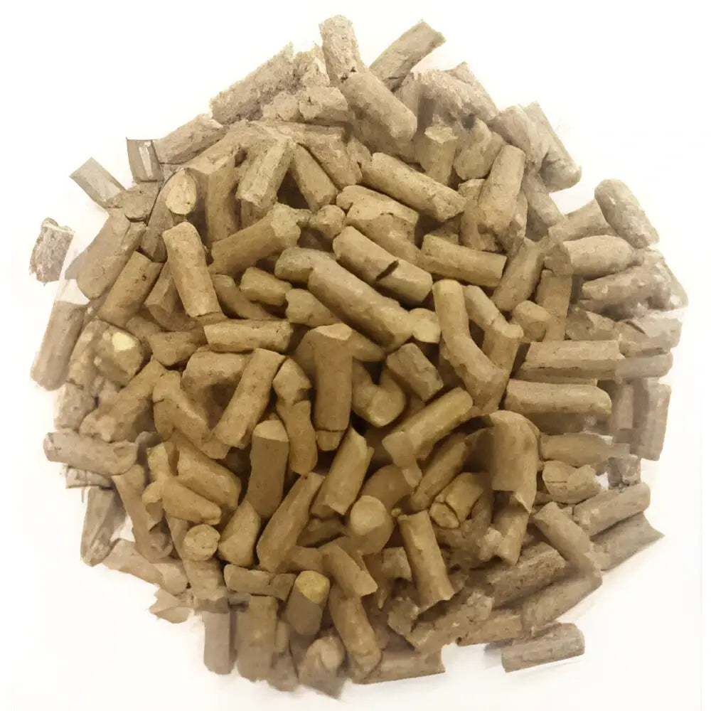 Brown cylindrical monarch deer cubes easy-to-feed fully balanced pellets for badminton monarch deer feed
