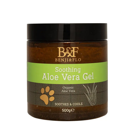 A brown glass jar with black lid containing benji & flo soothing aloe vera gel with green organic label