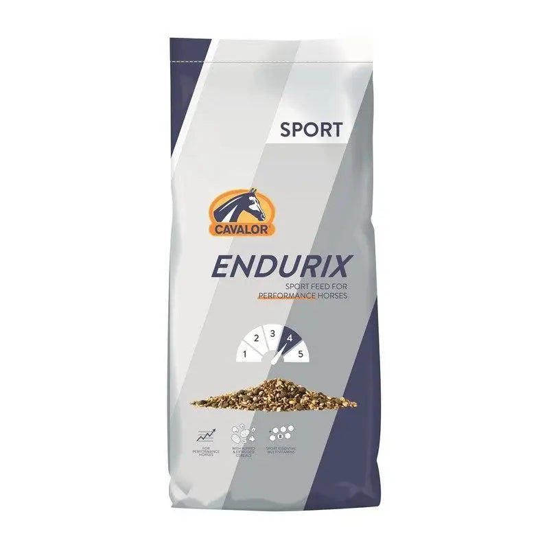 Cavalor endurix 20 kg sport feed bag in silver and navy blue with horse feed pellets for long distance and fatty acids support