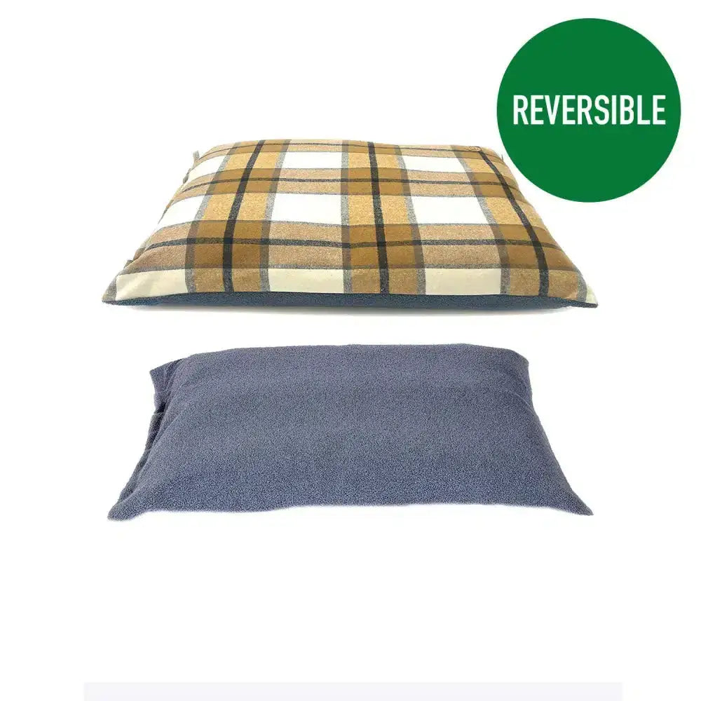 Reversible pet bed danish design bowmore with tan white plaid top and navy blue fleece bottom bowmore deep duvet sand