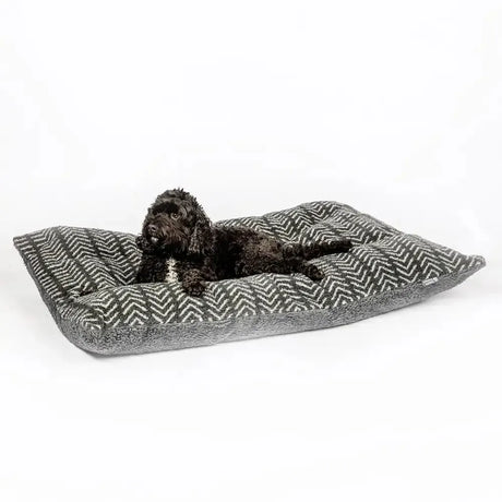 Danish Design Fleece Deep Duvet Charcoal Arrows Medium Charcoal Arrows Dog Bed