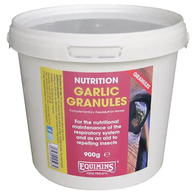 White plastic bucket of equimins garlic granules 900g complementary horse feed supplement for natural care