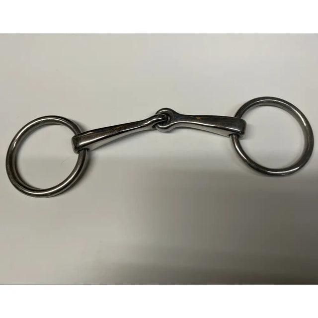 Feeling loose ring snaffle single jointed shiny silver metal horsebit with slim mouthpiece and circular rings