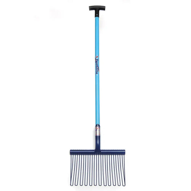 Fynalite pellet master stable fork with blue-handled metal rake head and black plastic grip for easy stable use
