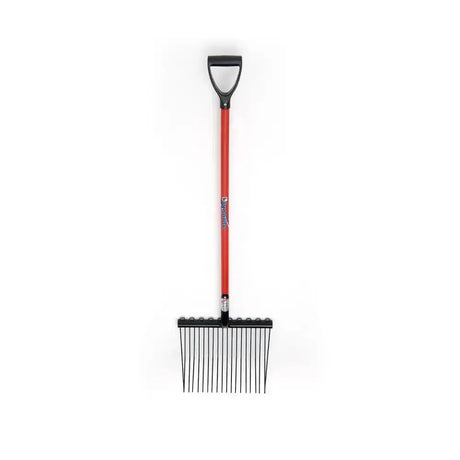 Red-handled fynalite shavings fork standard with black metal tines and a d-grip handle for easy use
