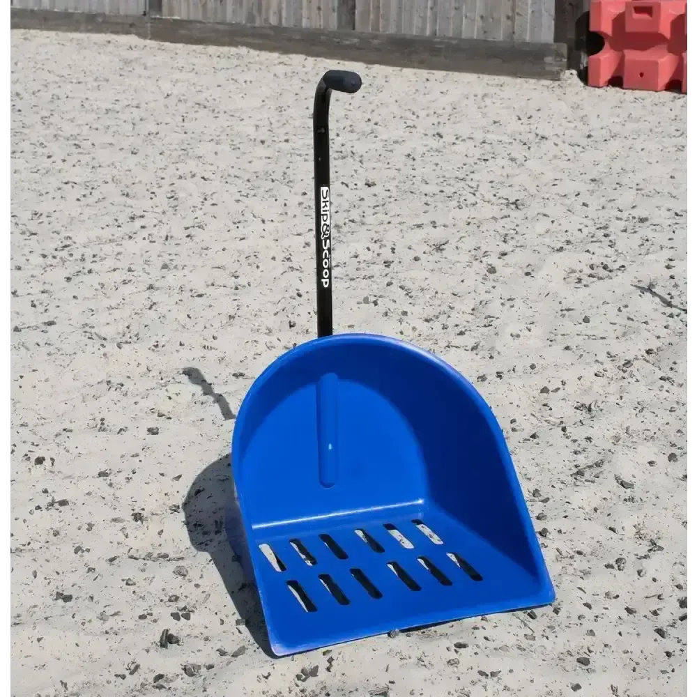 Fynalite Skip & Scoop Shaker Skip Dark Blue Mucking Out
