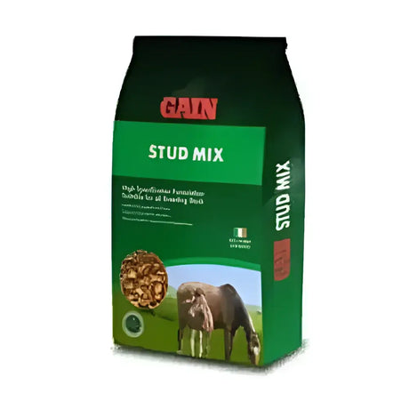 Green and black gain stud mix bag of stud cubes horse feed for balanced nutrition in horse feeds range