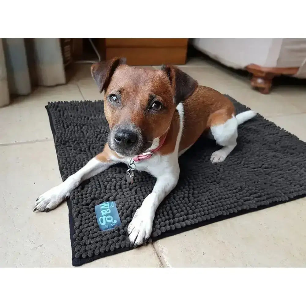 Black textured henry wag microfibre noodle pet mat with blue brand tag for cozy pet comfort